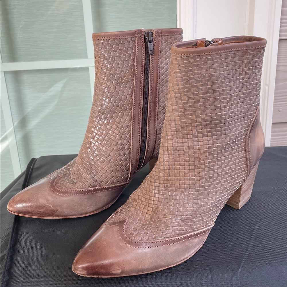 Antonio Maurizi Brown Woven Ankle Booties